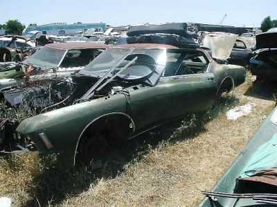 A visit to the Buick Bonery in Sacramento
Owned by ROA member Mike Hogan (now out of business)
