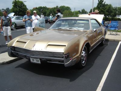 First Place Toronado
1966, owned by Mike McKinley, Grove City, OH
