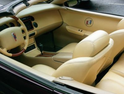 Blackhawk interior was inspired by the '96 Riviera
Blackhawk custom was  created in 2000 to celebrate GM 100 Anniversary. The body was inspired by the 1941-48 Roadmasters and the grille was from a 39 Buick
