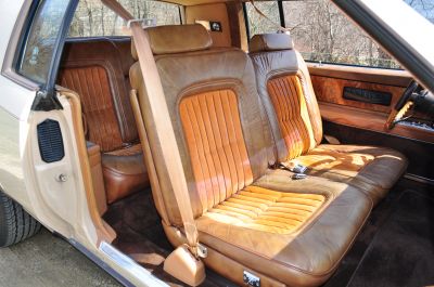 Glove leather seats with suade inserts
