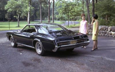 1967 - Classy Car and Ladies
