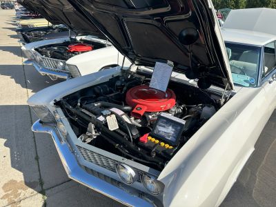 1963-70 Class ready for “Peer Judging” ...
A Very Clean 1963 engine compartment 
