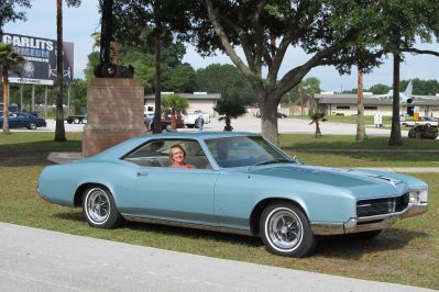 Our Best of Show Award winner
1967, Green Mist Iris, owned by Jim Kilroy, Clermont, FL
